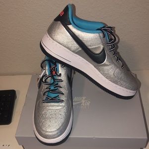Nike Air Force 1 Low metallic silver